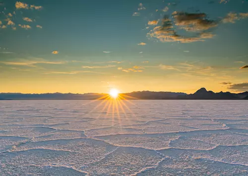 Bonneville Salt Flats | By Asibasm - Own work, CC BY-SA 4.0, https://commons.wikimedia.org/w/index.php?curid=82508193